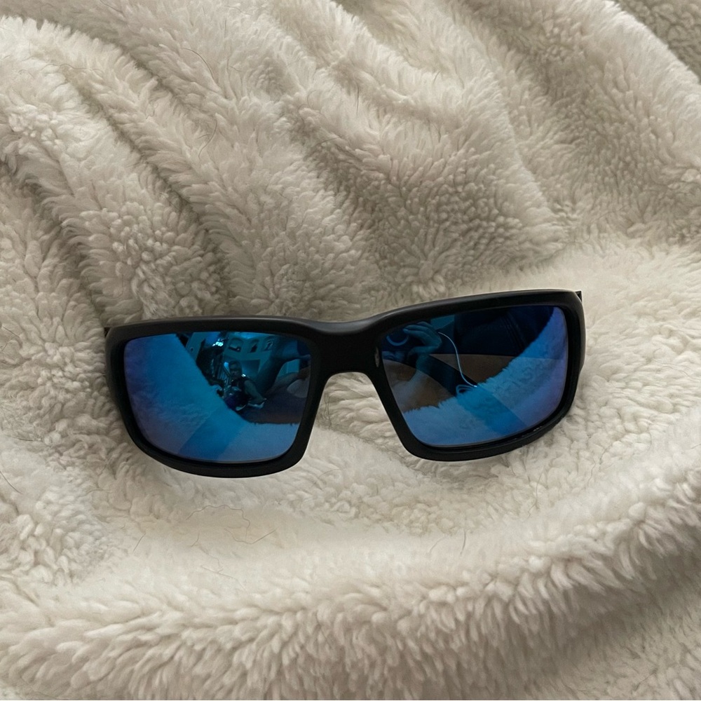Costa Fantail Blue Mirror Polarized Shades – Excellent Condition